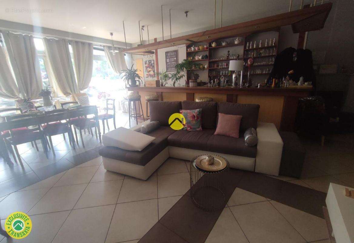 Commerce à VAILLY-SUR-SAULDRE