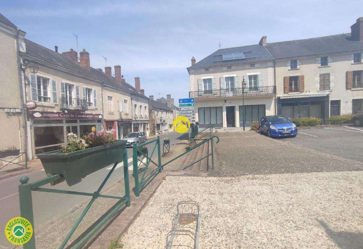 Commerce à VAILLY-SUR-SAULDRE