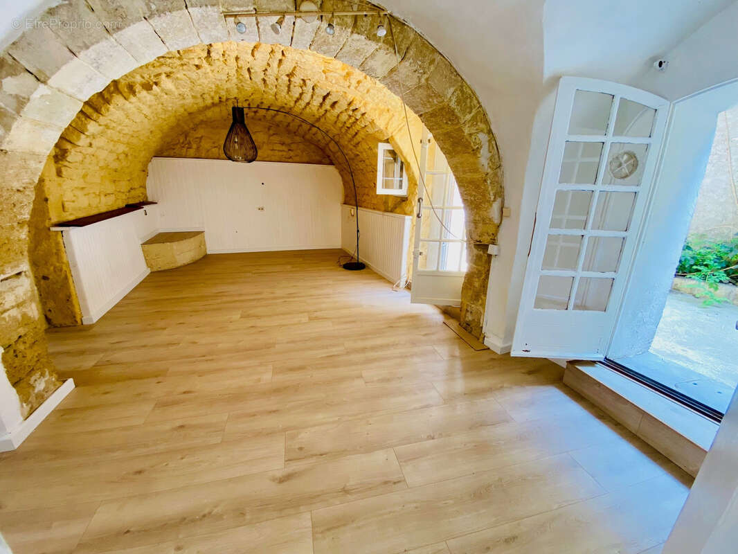 Maison à VILLENEUVE-LES-MAGUELONE