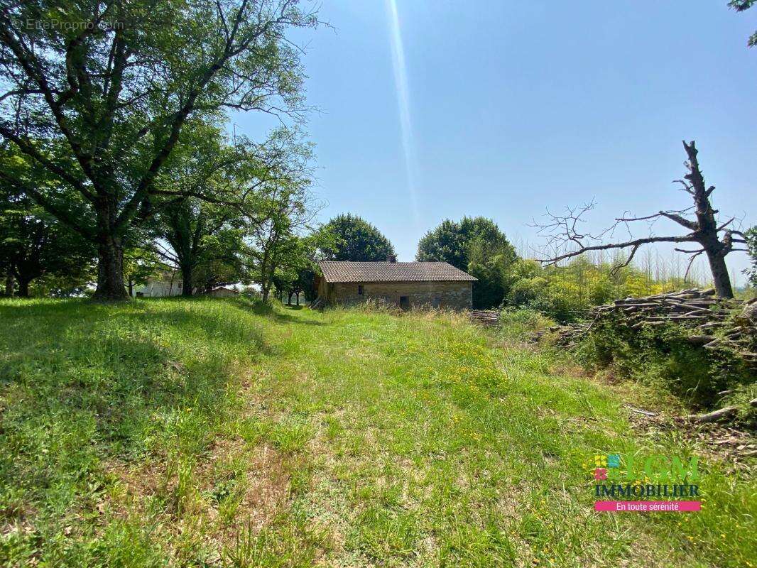 Maison à L&#039;HONOR-DE-COS