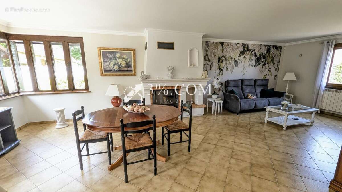 Maison à VERNEUIL-SUR-SEINE