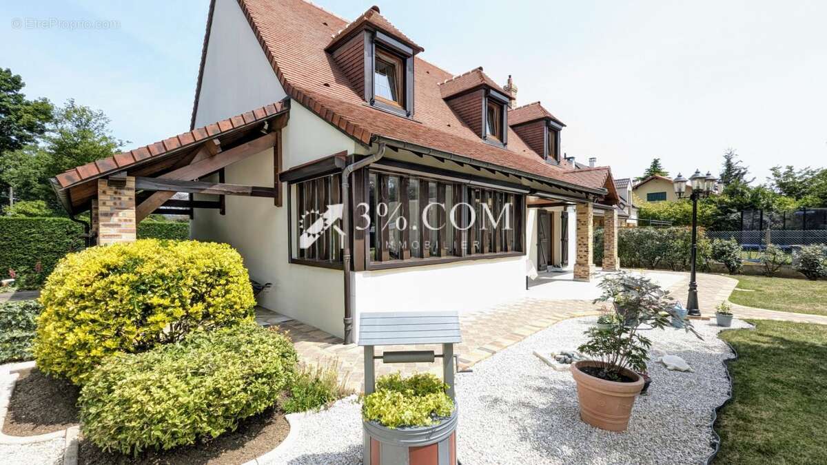 Maison à VERNEUIL-SUR-SEINE