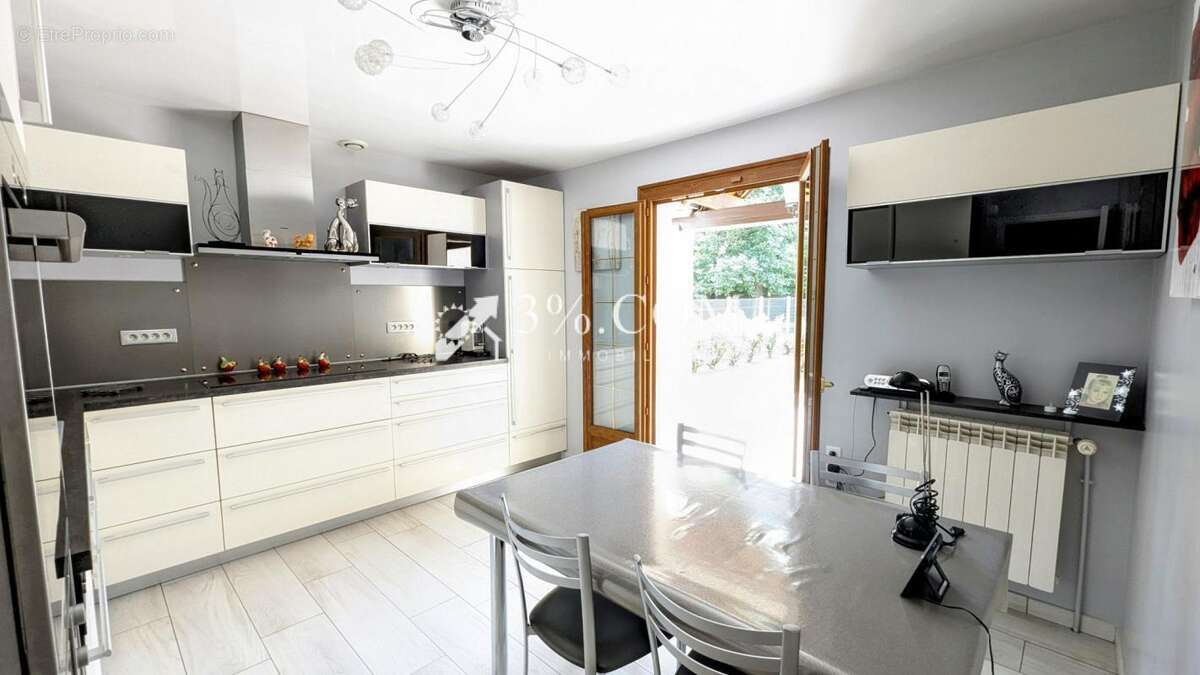 Maison à VERNEUIL-SUR-SEINE