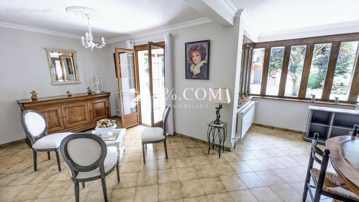 Maison à VERNEUIL-SUR-SEINE