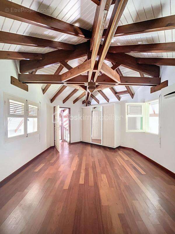 Maison à PETIT-BOURG