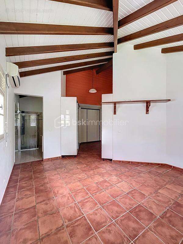 Maison à PETIT-BOURG