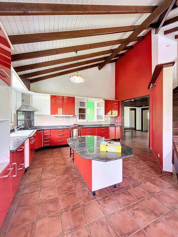 Maison à PETIT-BOURG