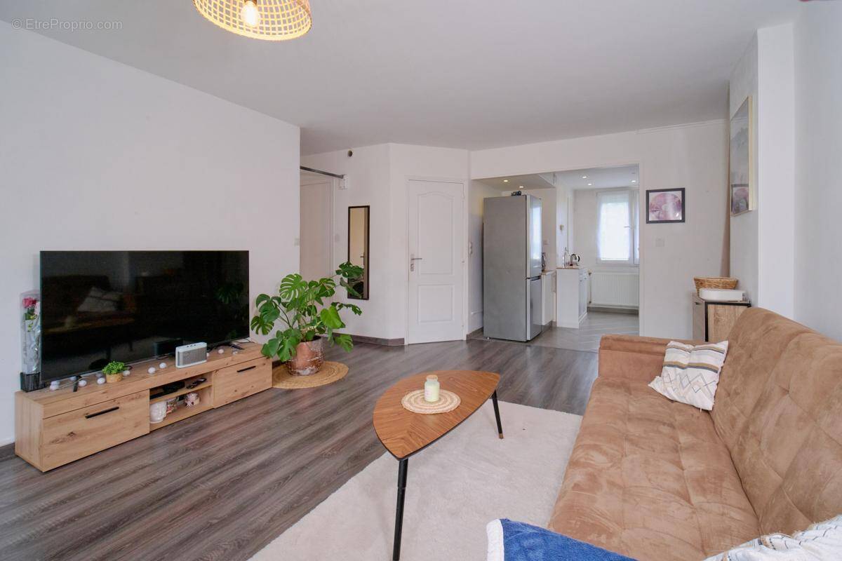 Appartement à SAINT-LAURENT-DE-MURE