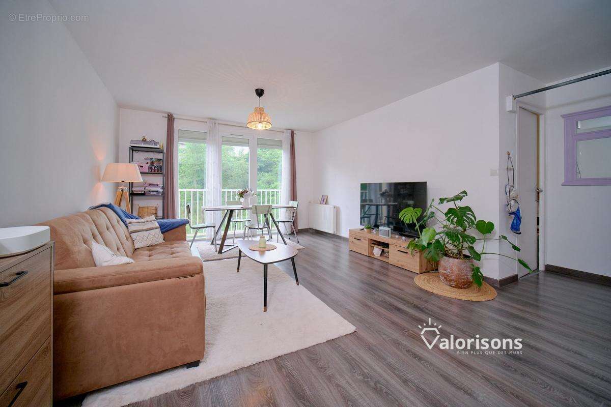 Appartement à SAINT-LAURENT-DE-MURE