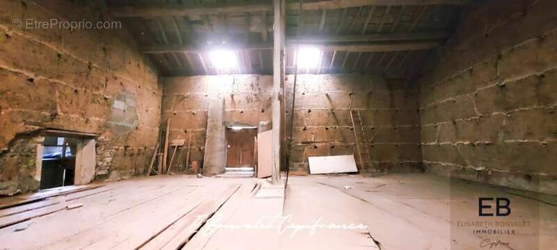 Maison à SAINT-LAURENT-DE-MURE