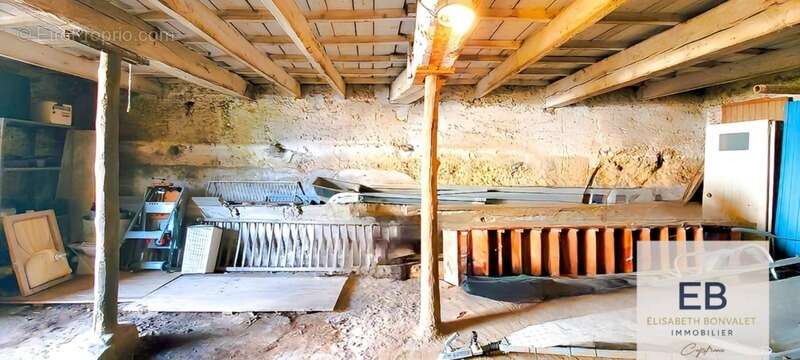 Maison à SAINT-LAURENT-DE-MURE