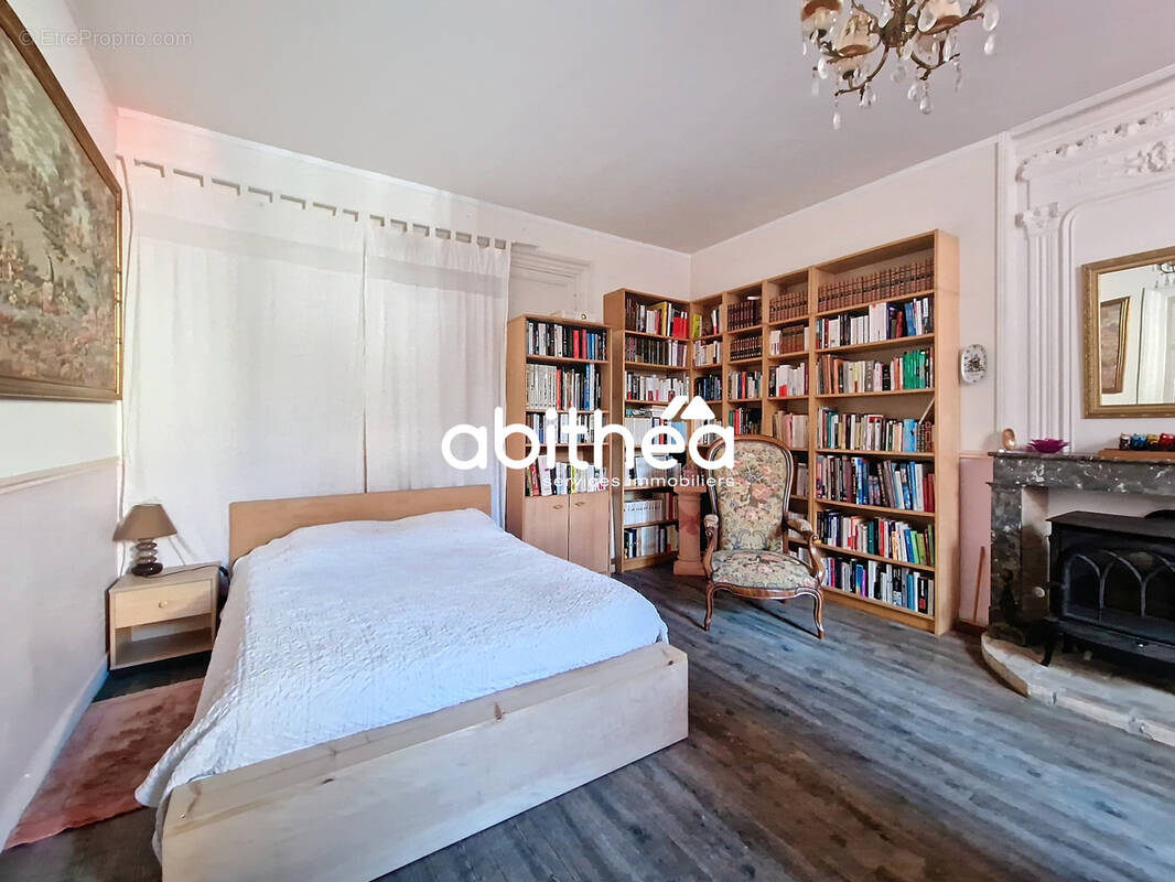 Maison à SAINT-GENIS-DE-SAINTONGE