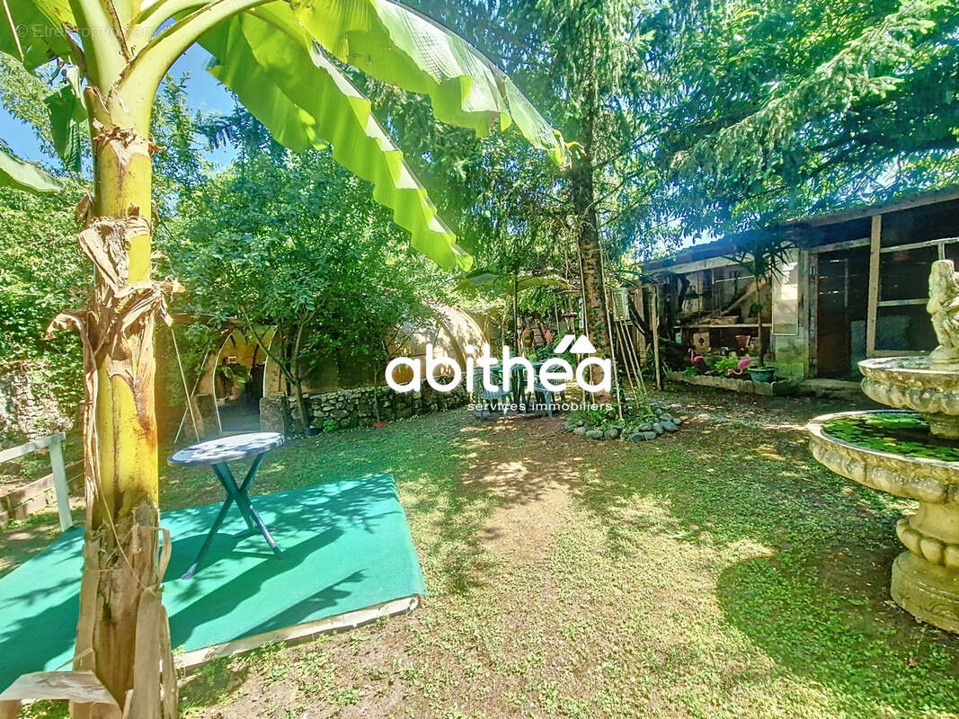 Maison à SAINT-GENIS-DE-SAINTONGE