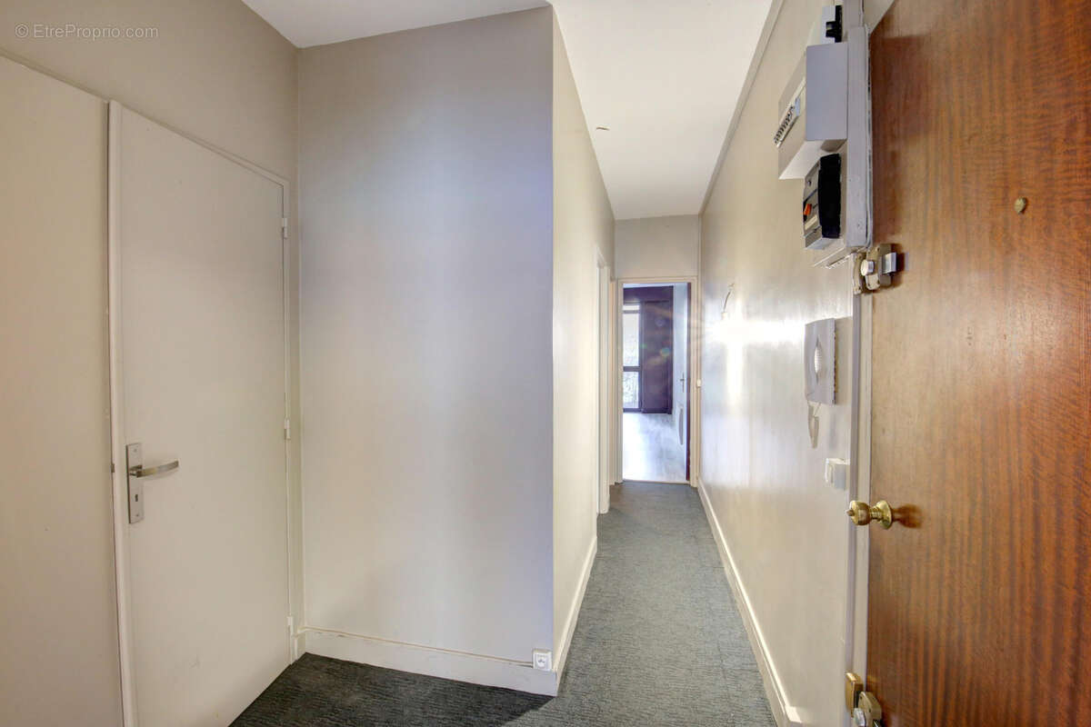 Appartement à NEUILLY-SUR-SEINE