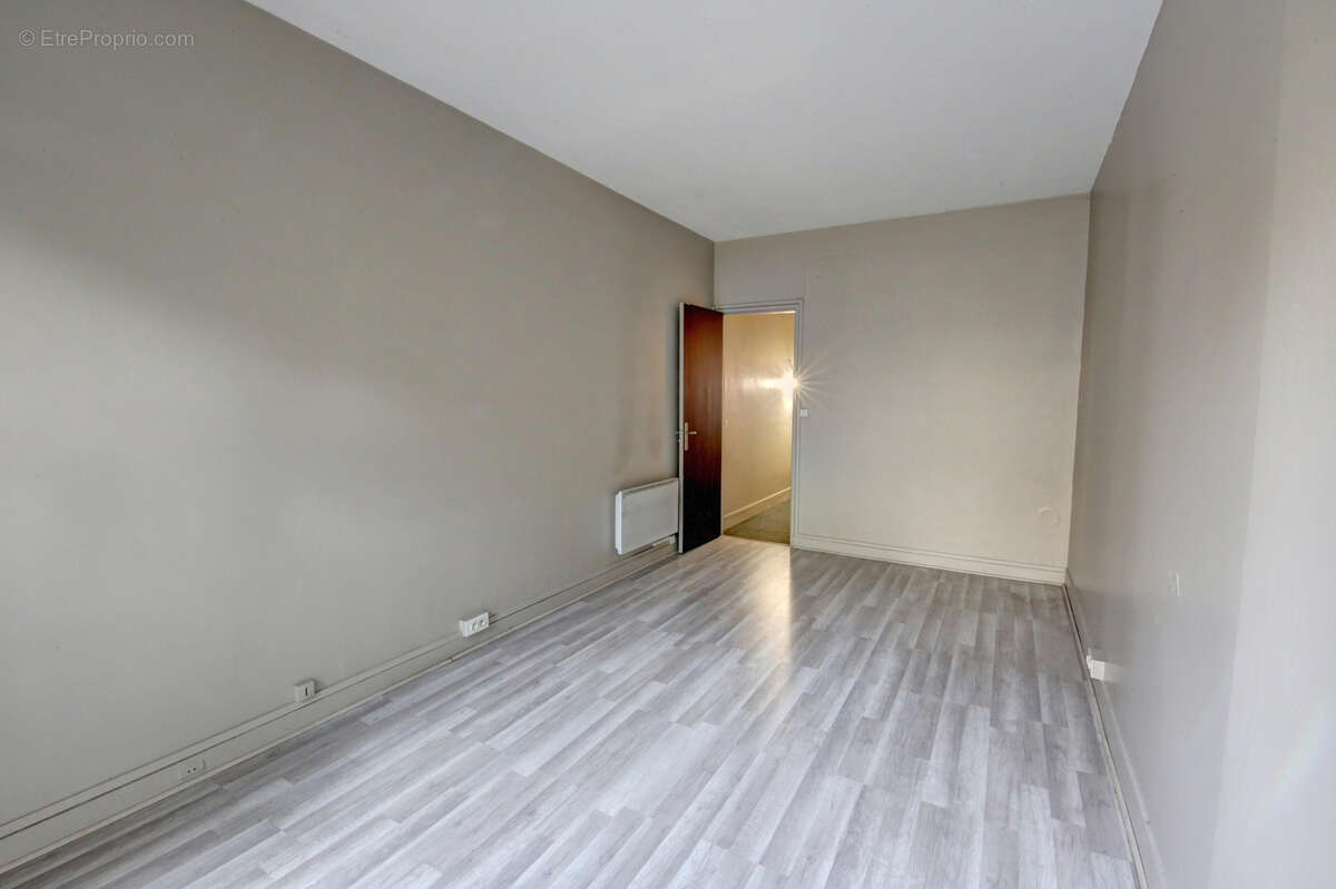 Appartement à NEUILLY-SUR-SEINE