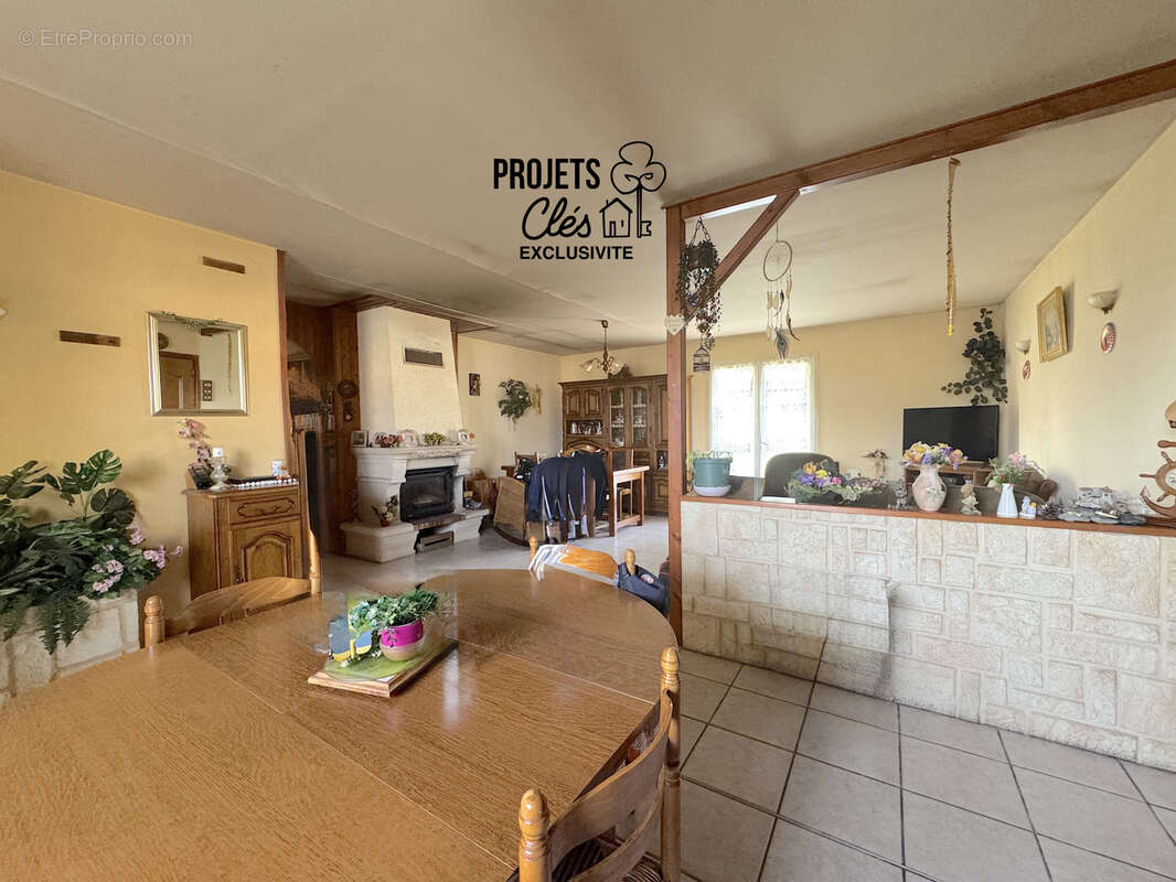 Maison à BEAULIEU-SOUS-LA-ROCHE