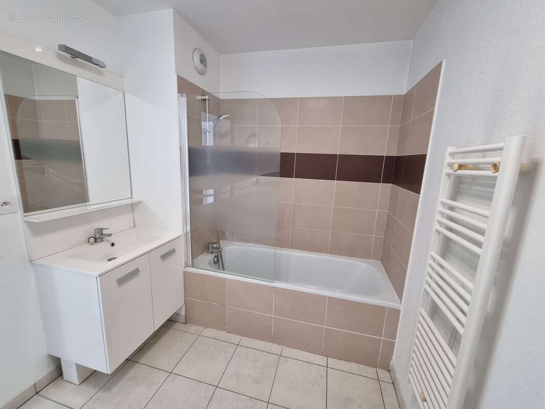 Appartement à MARSEILLE-3E