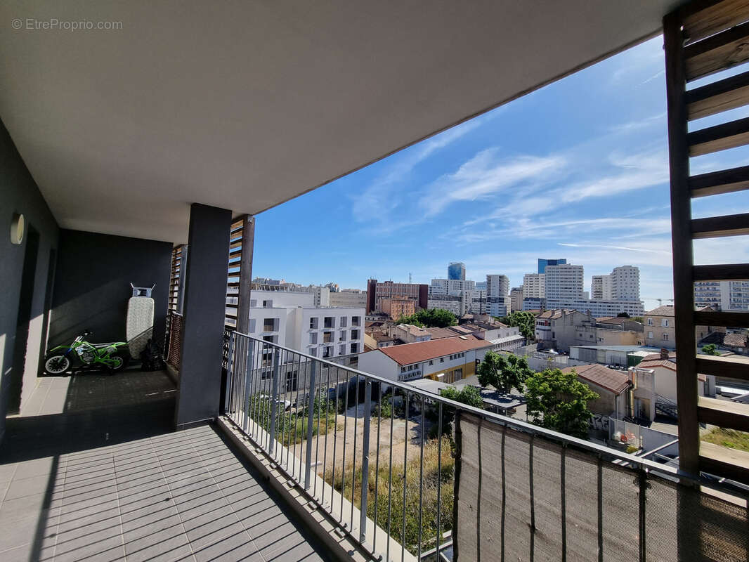 Appartement à MARSEILLE-3E