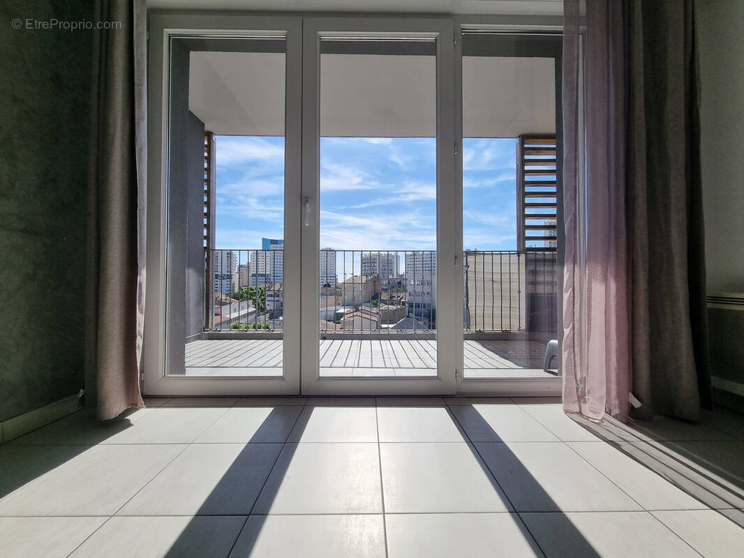 Appartement à MARSEILLE-3E