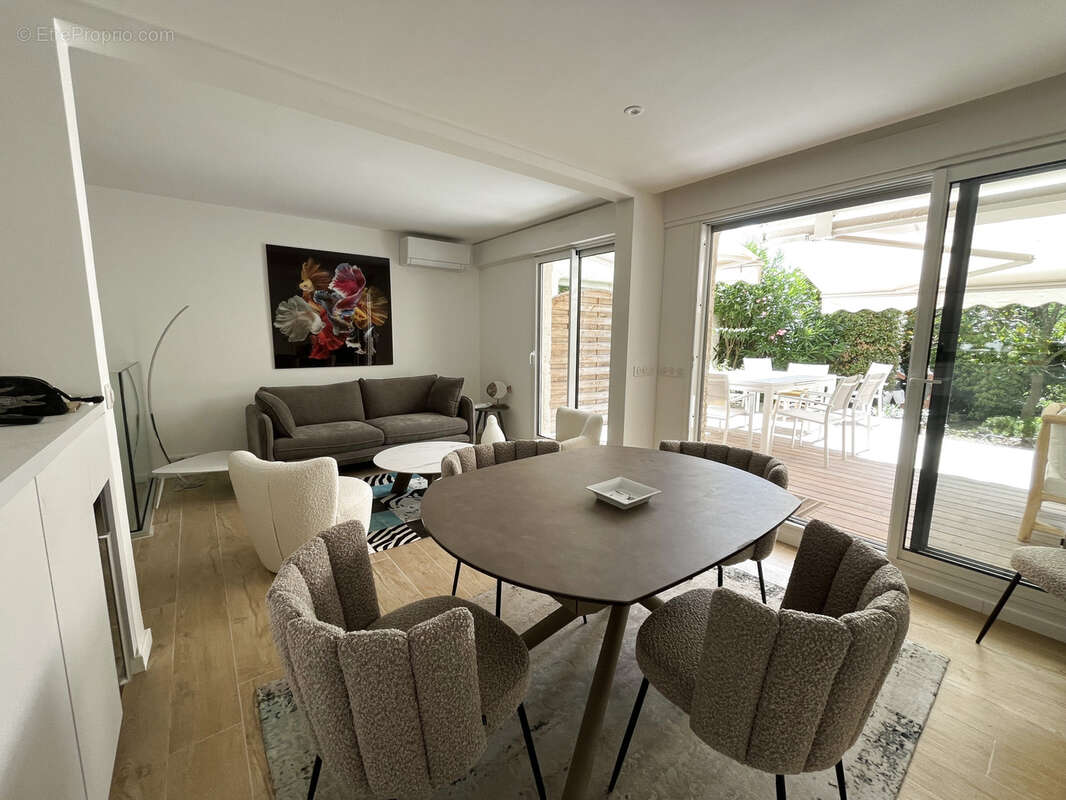 Appartement à SAINT-TROPEZ