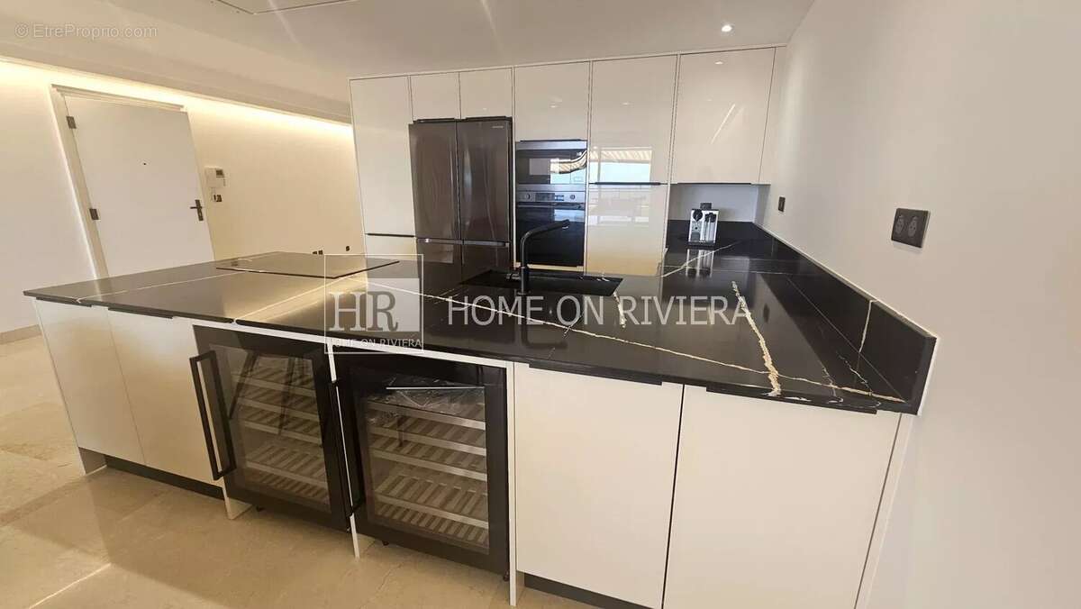 Appartement à SAINT-LAURENT-DU-VAR