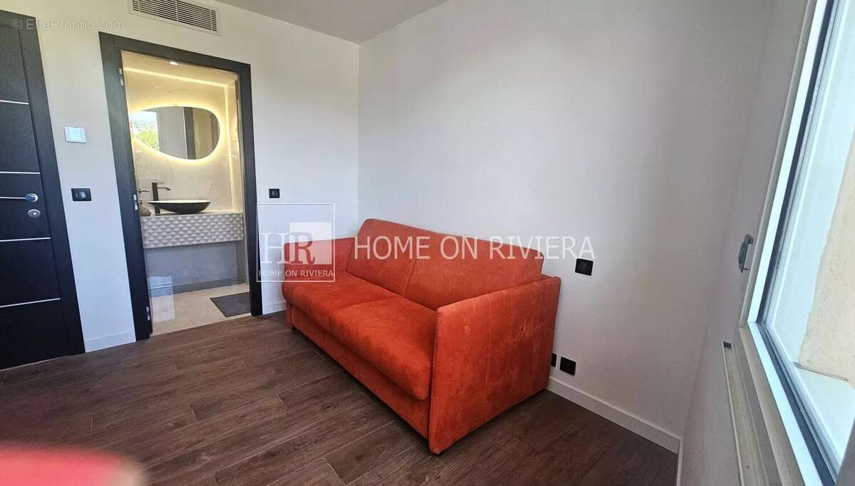 Appartement à SAINT-LAURENT-DU-VAR