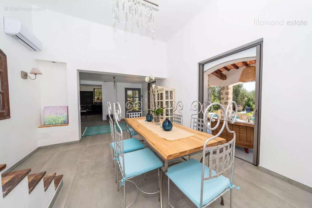 Maison à MOUANS-SARTOUX