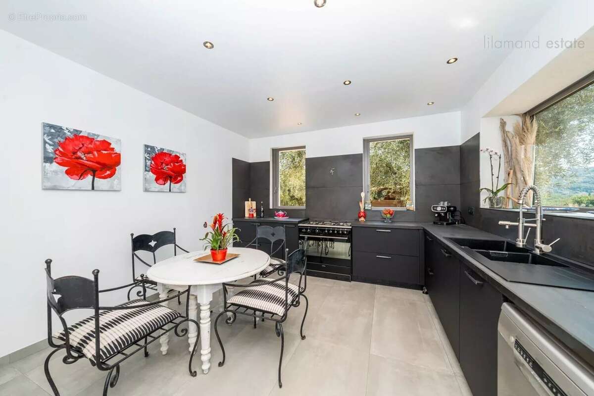 Maison à MOUANS-SARTOUX