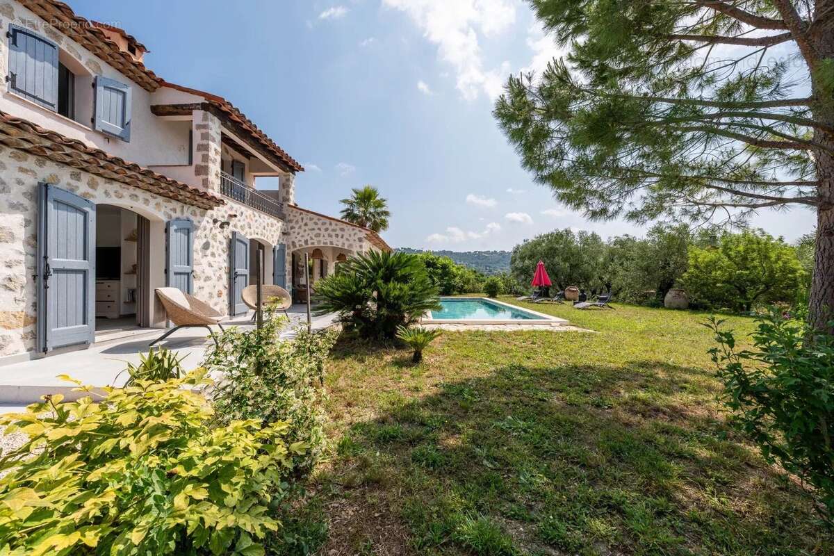 Maison à MOUANS-SARTOUX