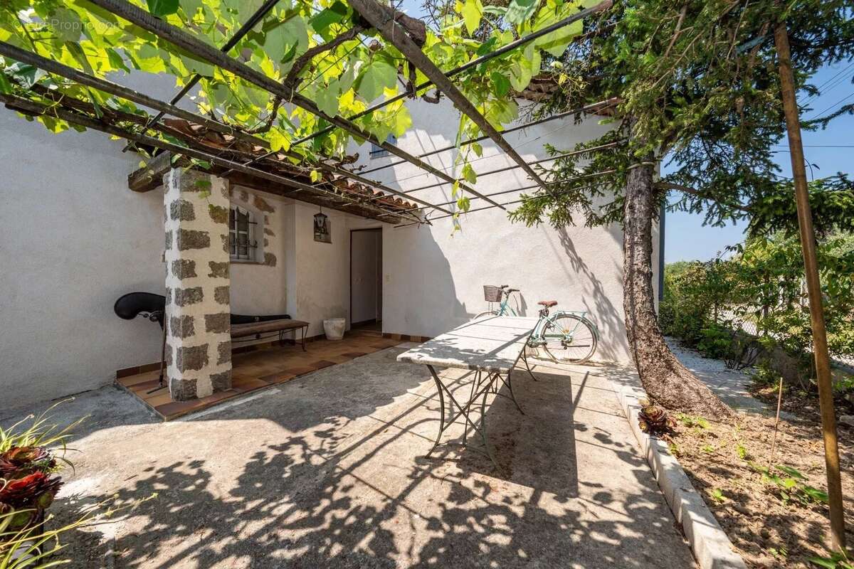 Maison à MOUANS-SARTOUX