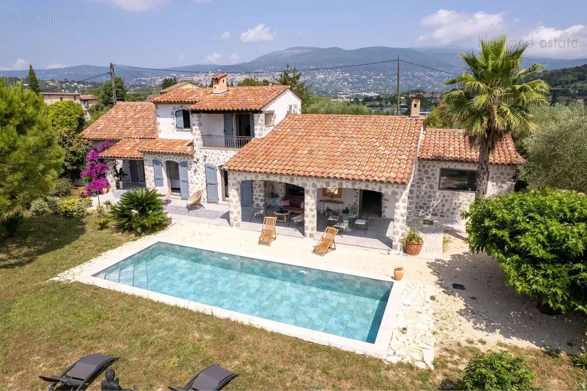 Maison à MOUANS-SARTOUX