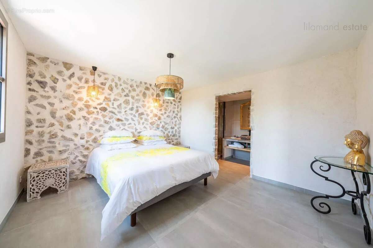 Maison à MOUANS-SARTOUX