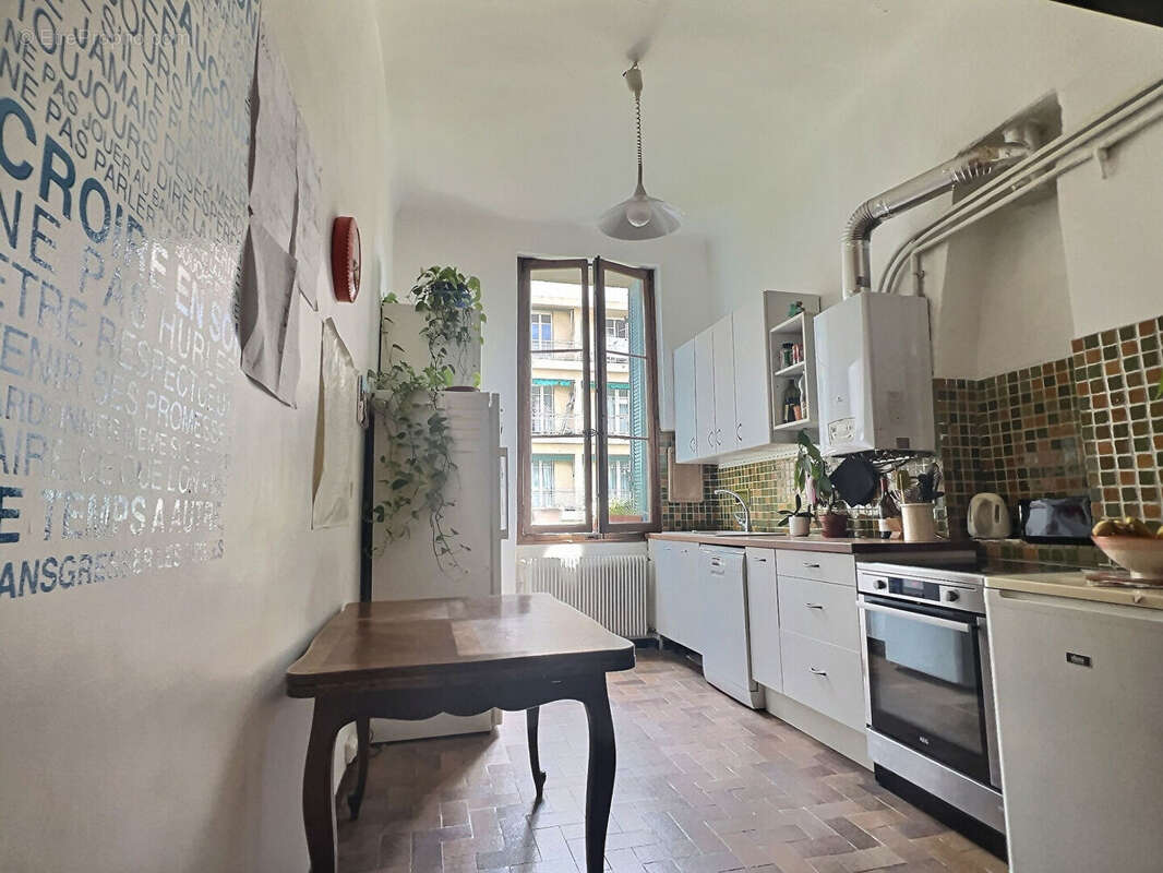 Appartement à MARSEILLE-6E