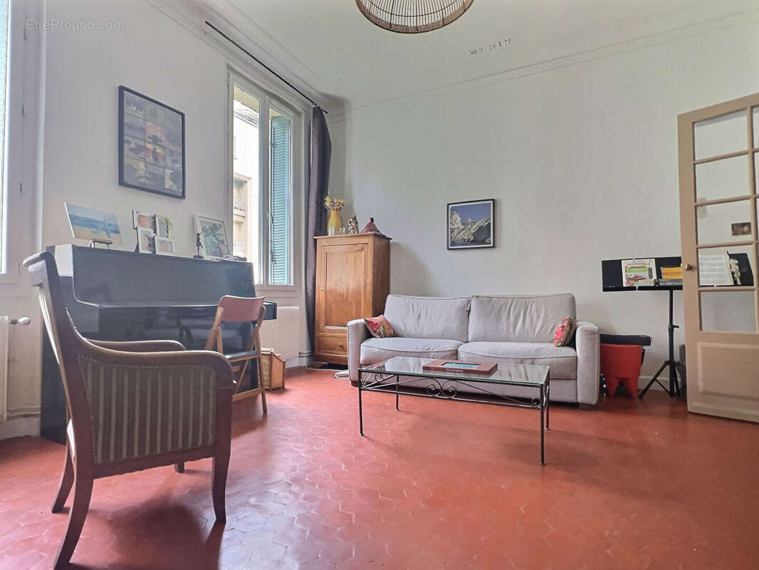 Appartement à MARSEILLE-6E