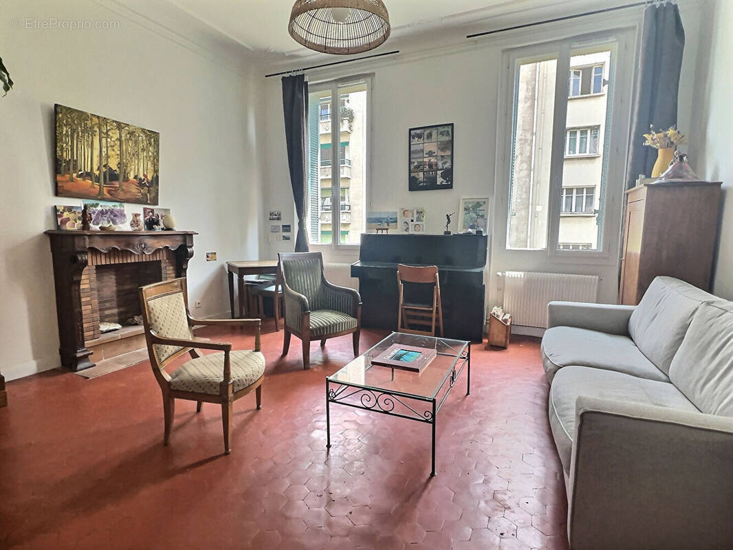 Appartement à MARSEILLE-6E