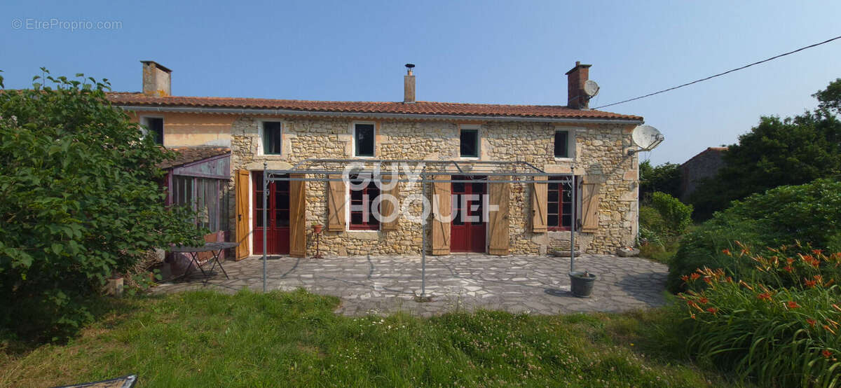 Maison à VENDAYS-MONTALIVET