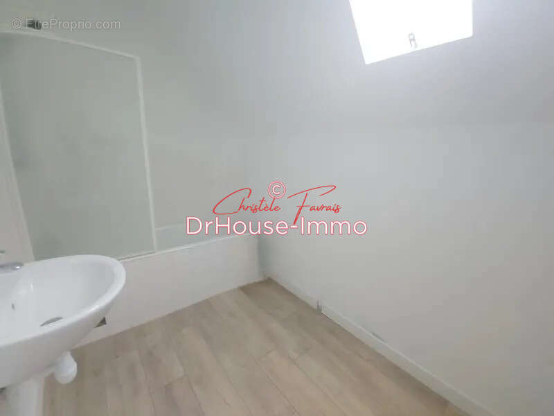 Appartement à LOUVIGNE-DU-DESERT