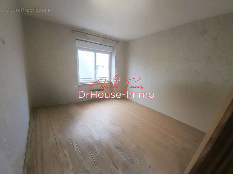 Appartement à LOUVIGNE-DU-DESERT