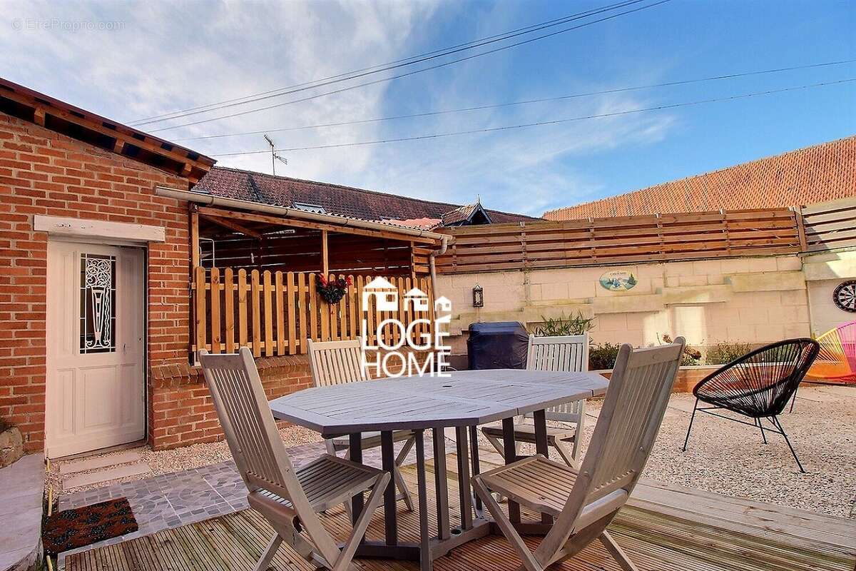 Extérieur - Maison à COURCELLES-LES-LENS