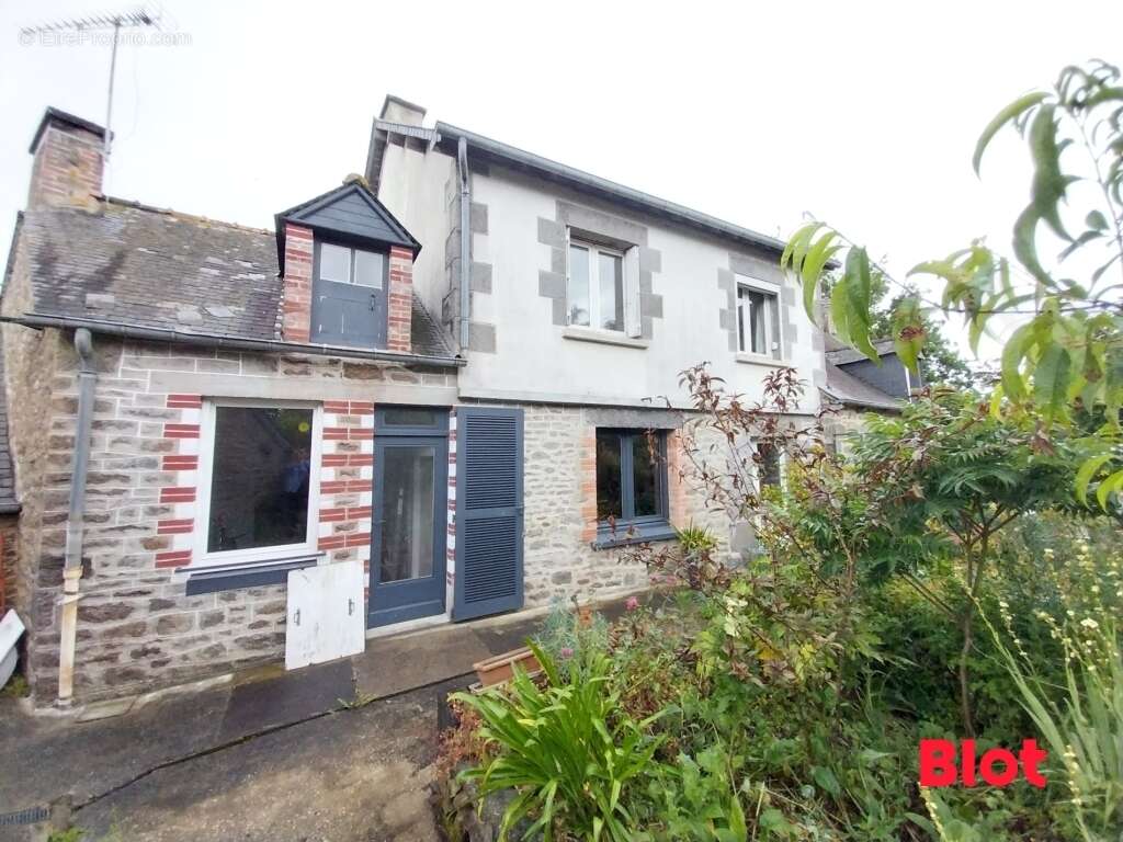 Maison à SAINT-PIERRE-DE-PLESGUEN