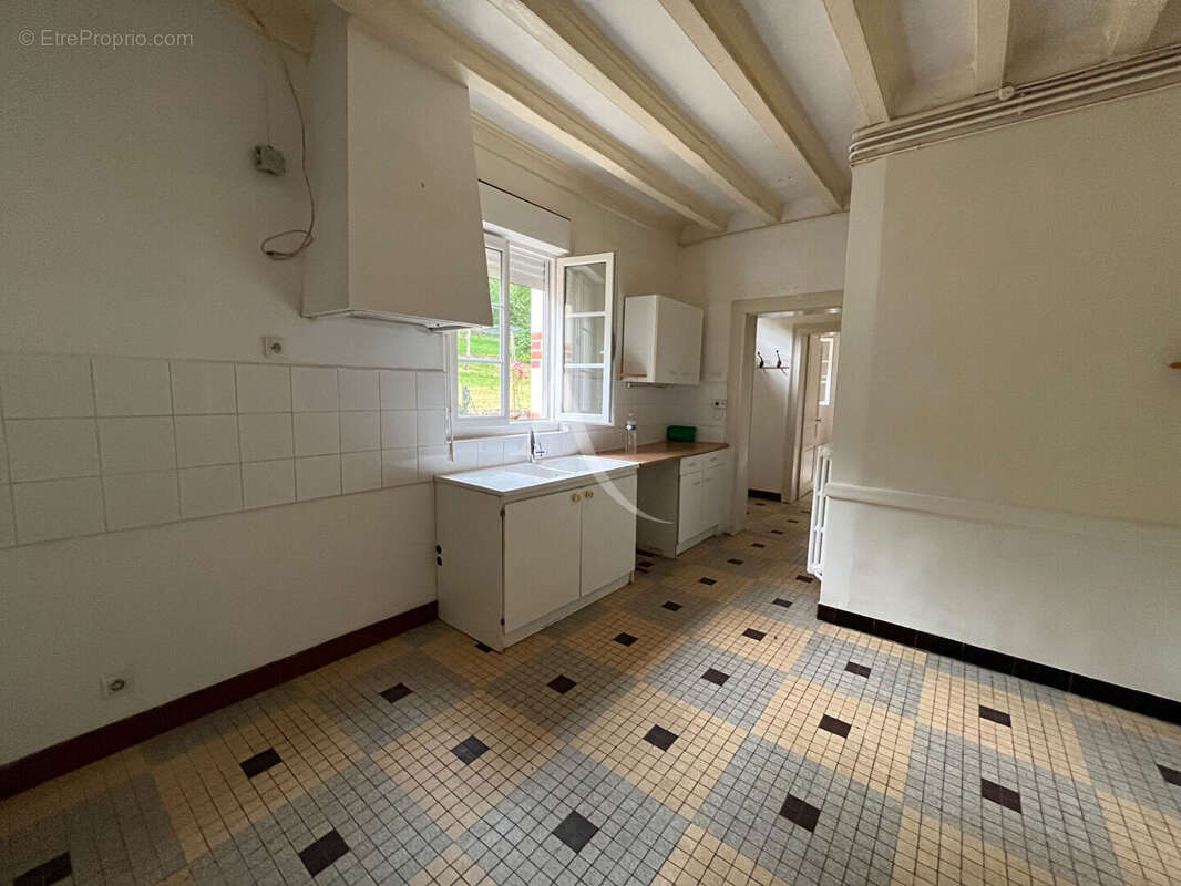 Maison à BEAUMONT-LA-RONCE