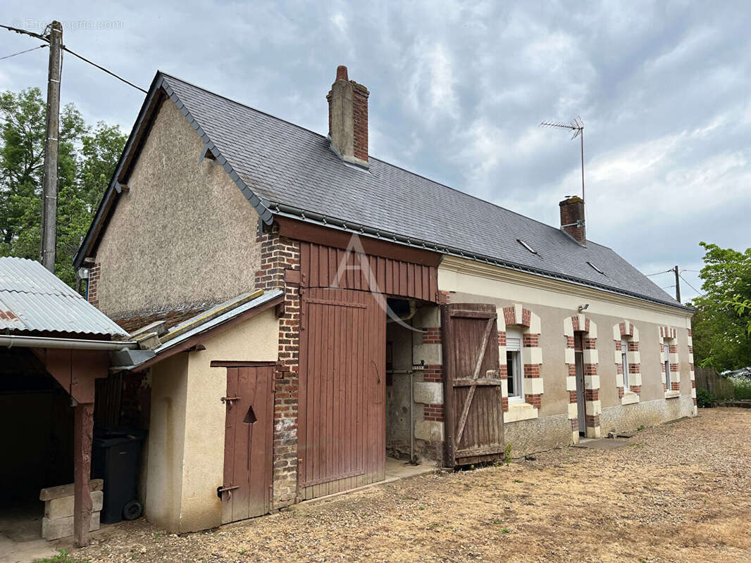 Maison à BEAUMONT-LA-RONCE
