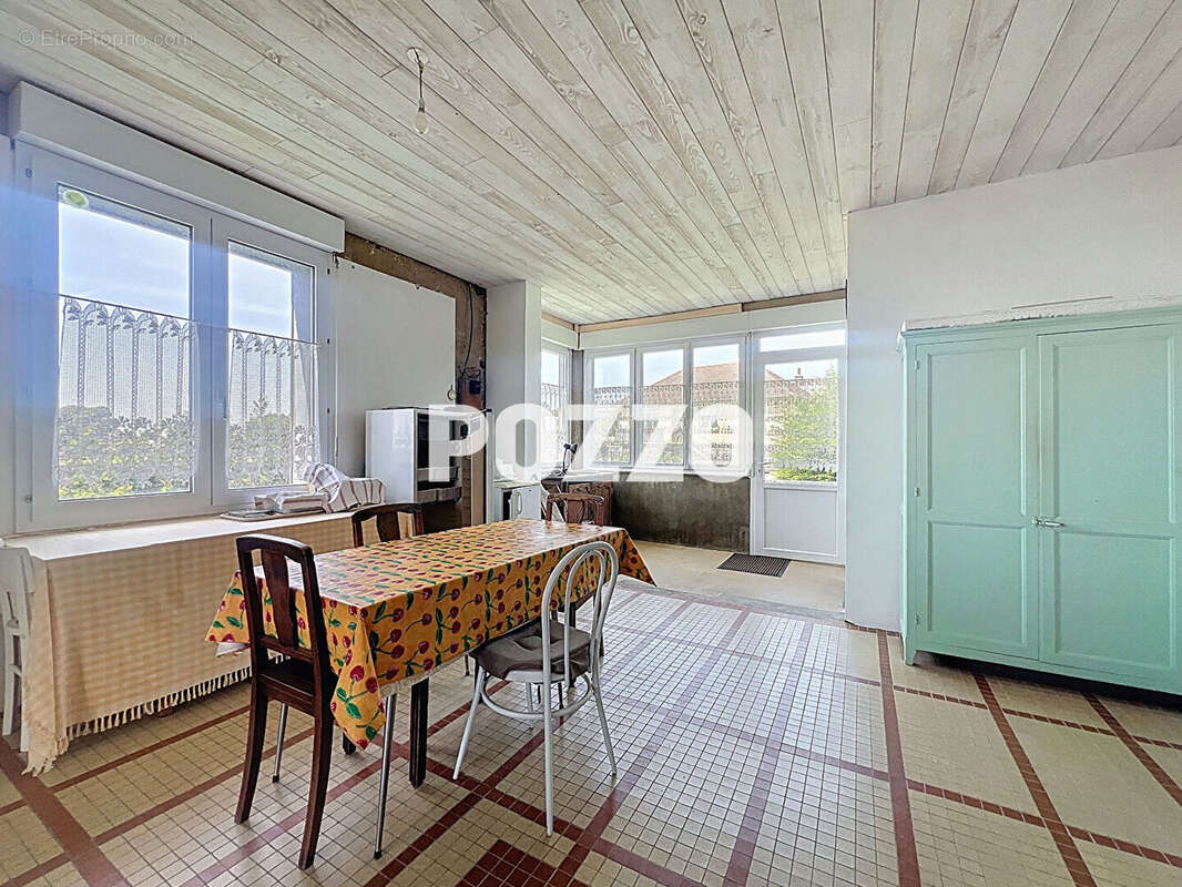 Maison à JUVIGNY-LE-TERTRE