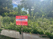 Terrain à ESCOLIVES-SAINTE-CAMILLE