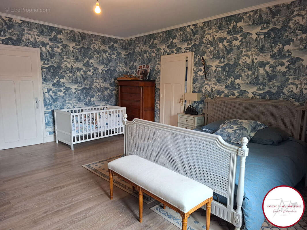 Maison à BRUERE-ALLICHAMPS