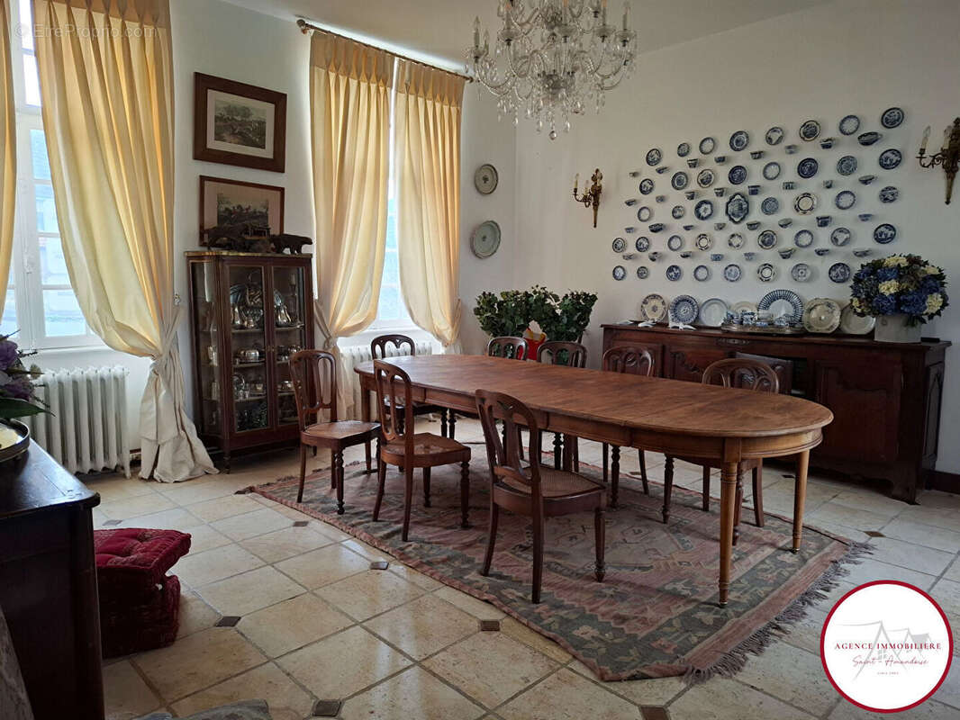 Maison à BRUERE-ALLICHAMPS