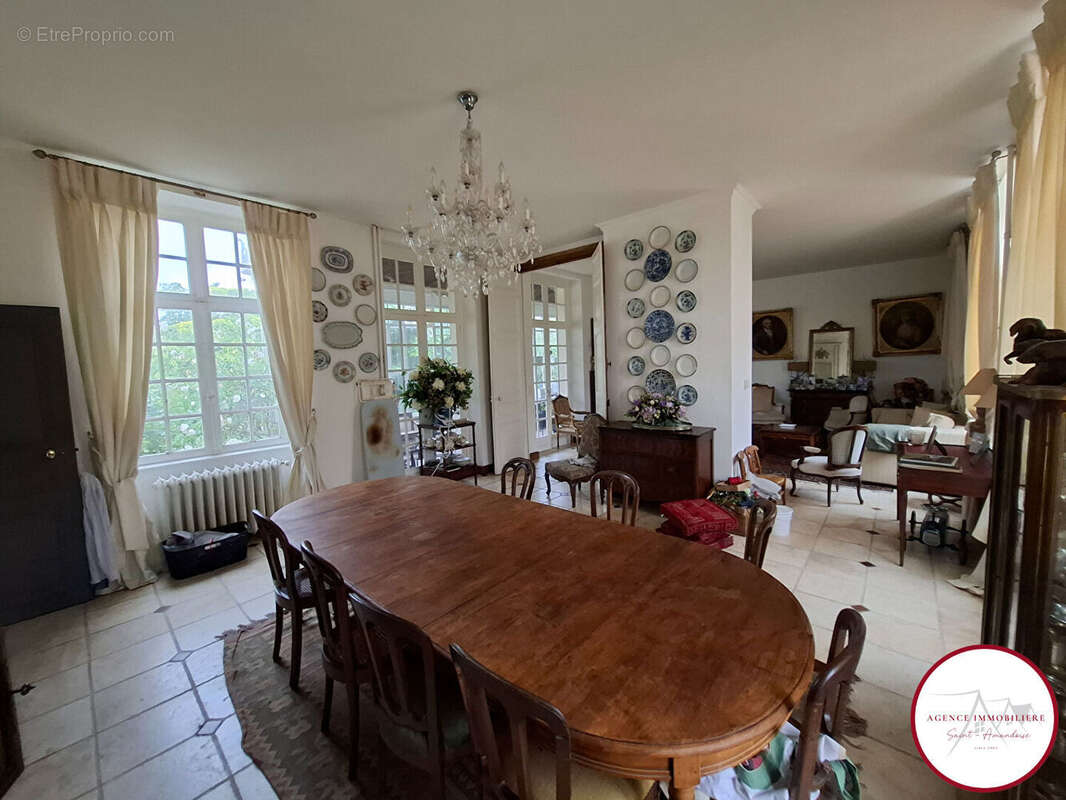 Maison à BRUERE-ALLICHAMPS