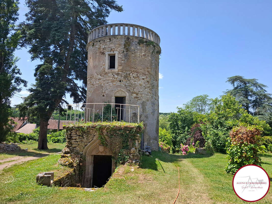 Maison à BRUERE-ALLICHAMPS