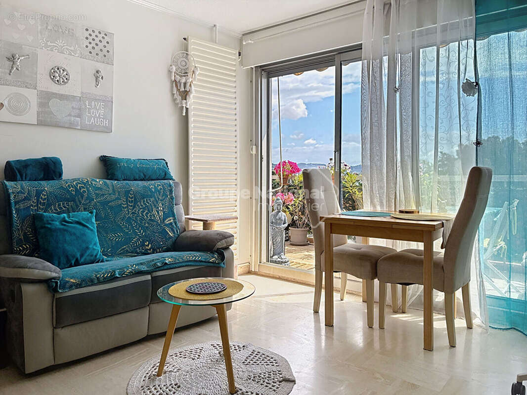 Appartement à MANDELIEU-LA-NAPOULE