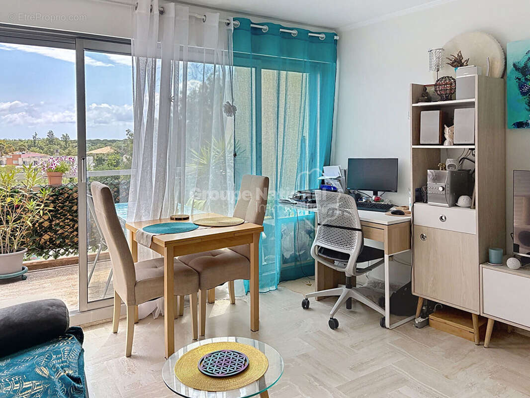 Appartement à MANDELIEU-LA-NAPOULE